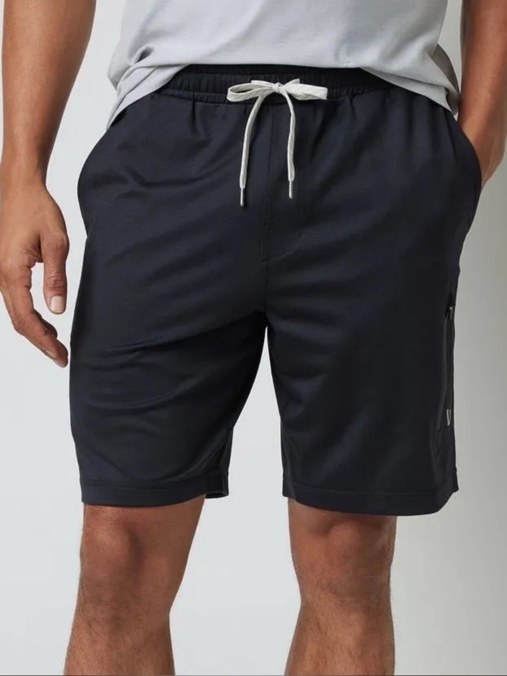 Vuori Men’s Black Sunday Performance Short 8" Nwot Size Large